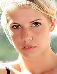 Let this blonde babe to pose for you