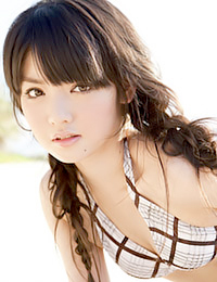 Sayumi Michishige models outdoors for your viewing pleasure today.