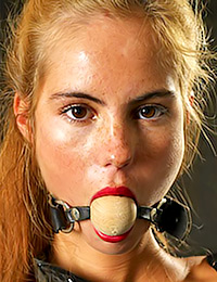 Thea loves submission most of all in her life