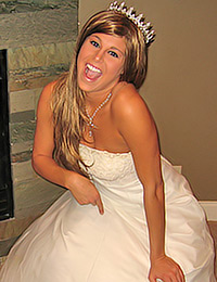 It was her wedding when she decided to suck her husband's fellow big cock